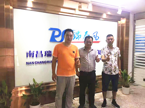 千里探望華中團隊，吹響工業(yè)吊扇廠房通風(fēng)降溫沖鋒號