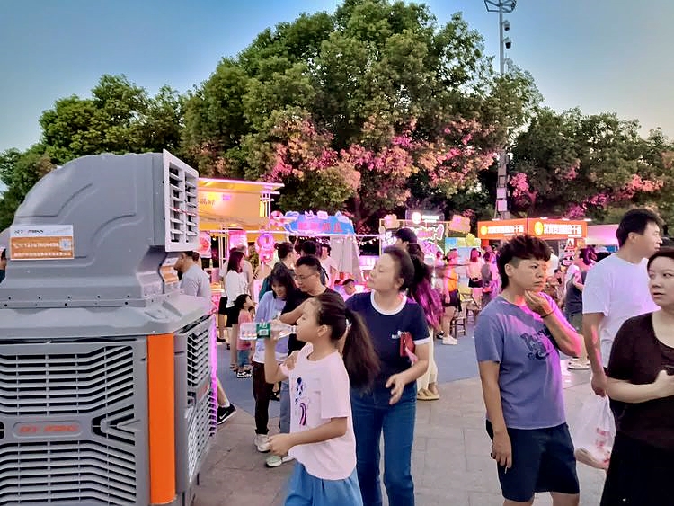 瑞泰風助力武漢第50屆渡江節(jié)，清涼與激情共綻！
